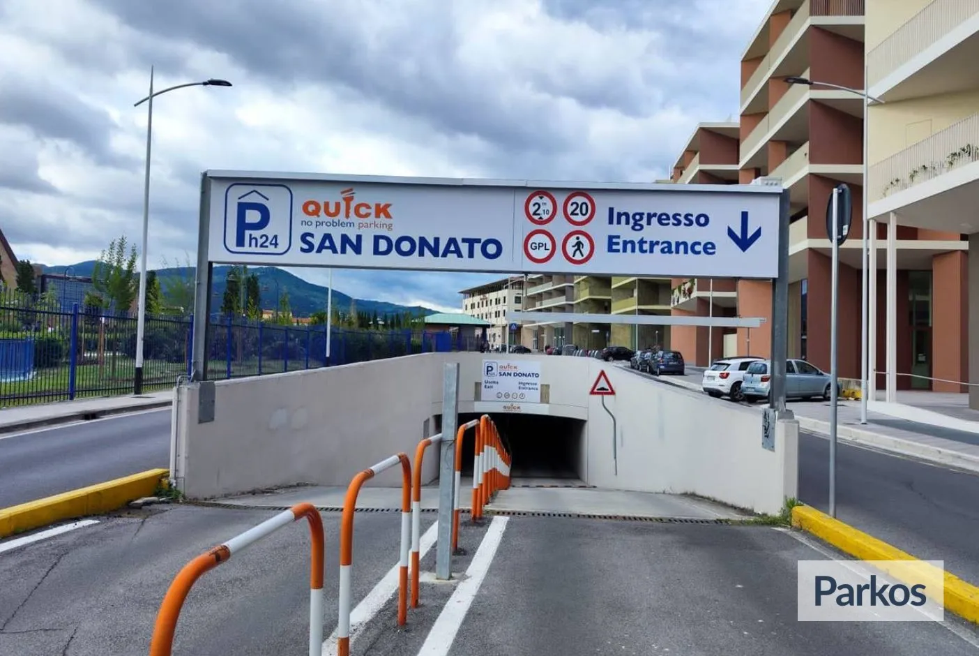 Quick Parking Firenze San Donato / Consigliato Tram o Bus (Paga online) - Parcheggio Aeroporto Firenze - picture 1